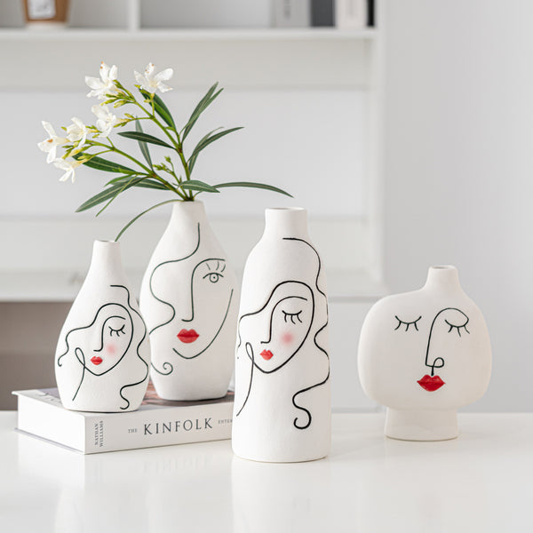 Vaso in ceramica con volto dipinto a mano, decorazione morbida per casa